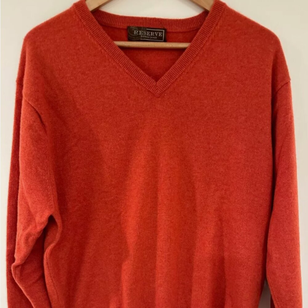 AMAZING LIMITED EDITION PATRICK JAMES RESERVE V NECK FINE CASHMERE SWEATER